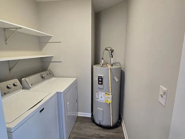 1021 Wood Creek Dr #6 — Photo 17