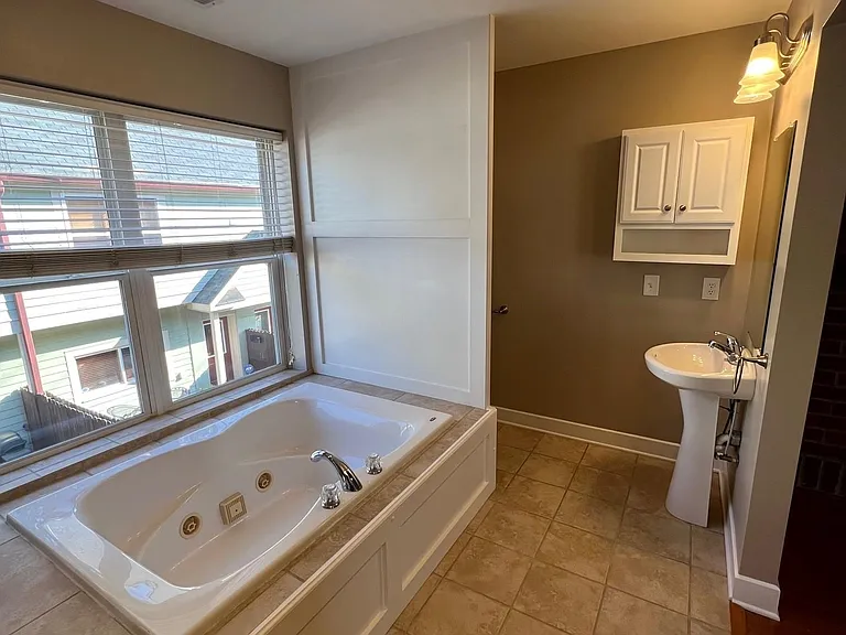 1088 Perry St #C — Photo 6