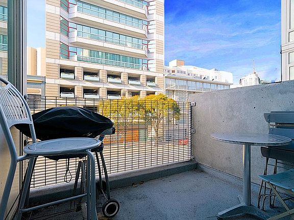 5th image of 855 Folsom St APT 327