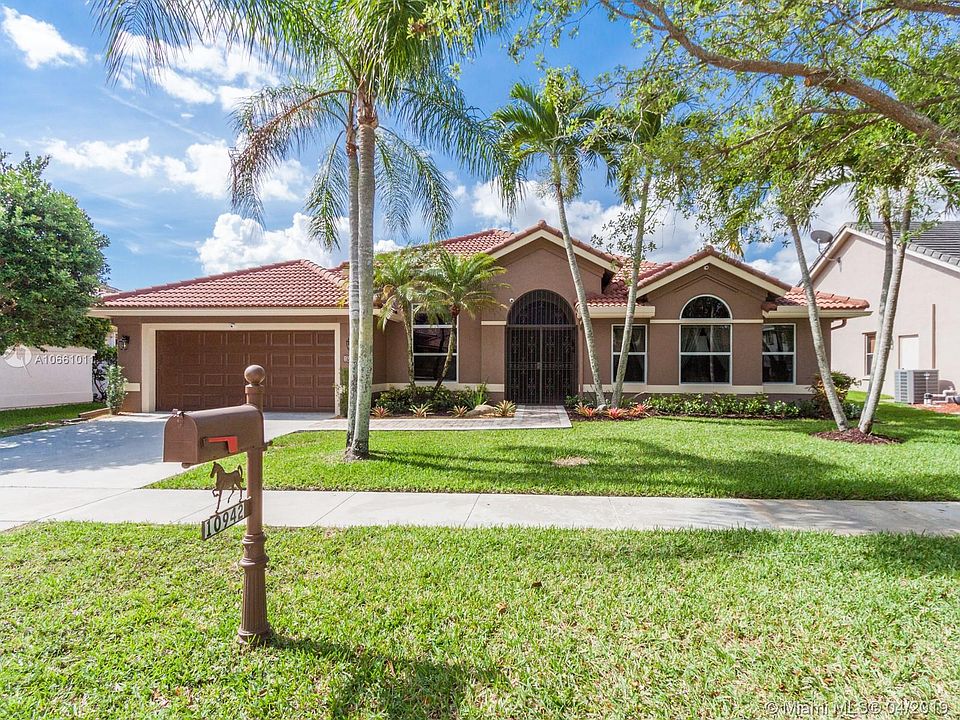 1st image of 10942 NW 18th Dr