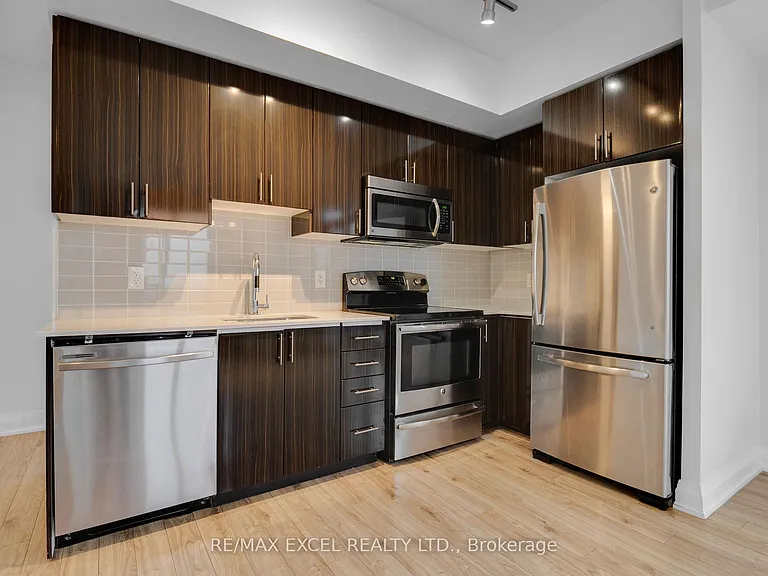 7161 Yonge St #625 — Photo 19