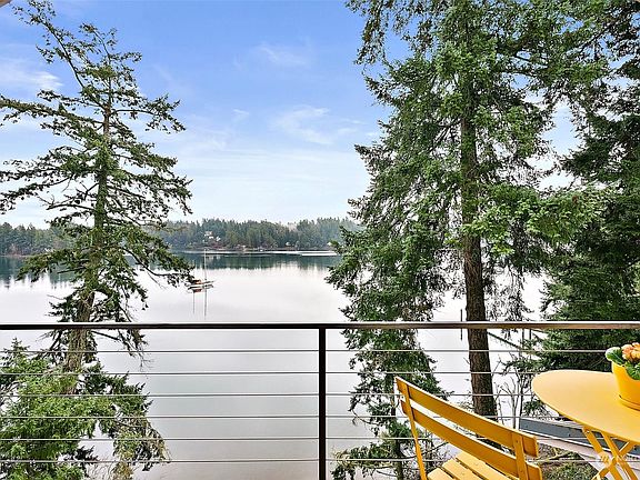 2nd image of 1106 Shorewood Dr