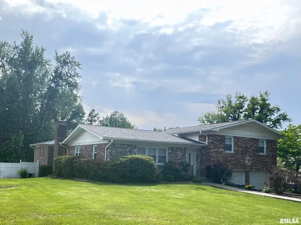 204 Evergreen Dr, Anna, IL 62906