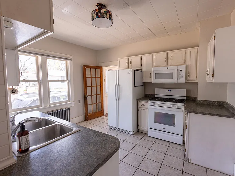 1211 E Boulder St — Photo 7