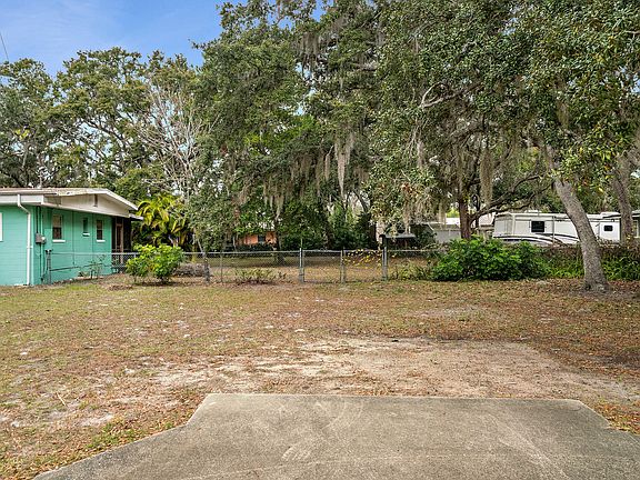 2nd image of 5535 Magnolia Ave
