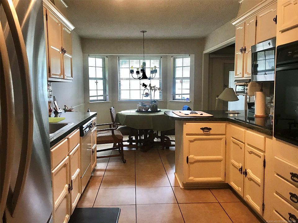 2nd image of 2919 S 140th Ave E