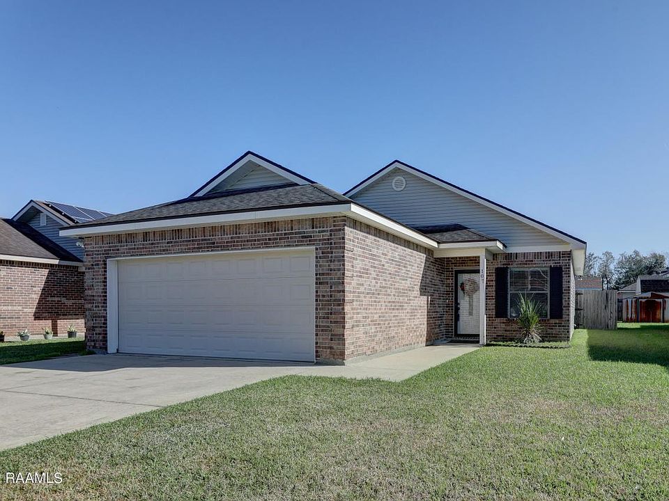 1st image of 107 Bottle Brush Ln