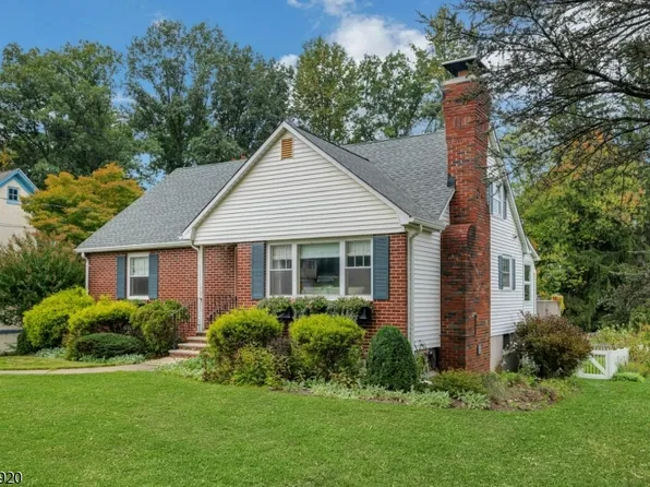 92 Littleton Rd, Morris Plains Boro, NJ 07950