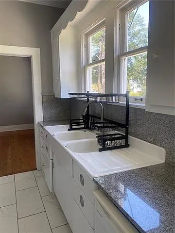 1109 S Holly St — Photo 15