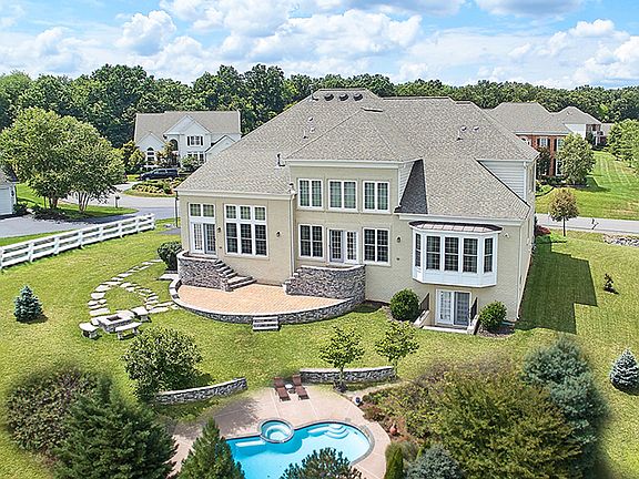 ROOM FOR A POOL (CONCEPT)