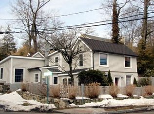 446 Valley Rd, Cos Cob, CT 06807