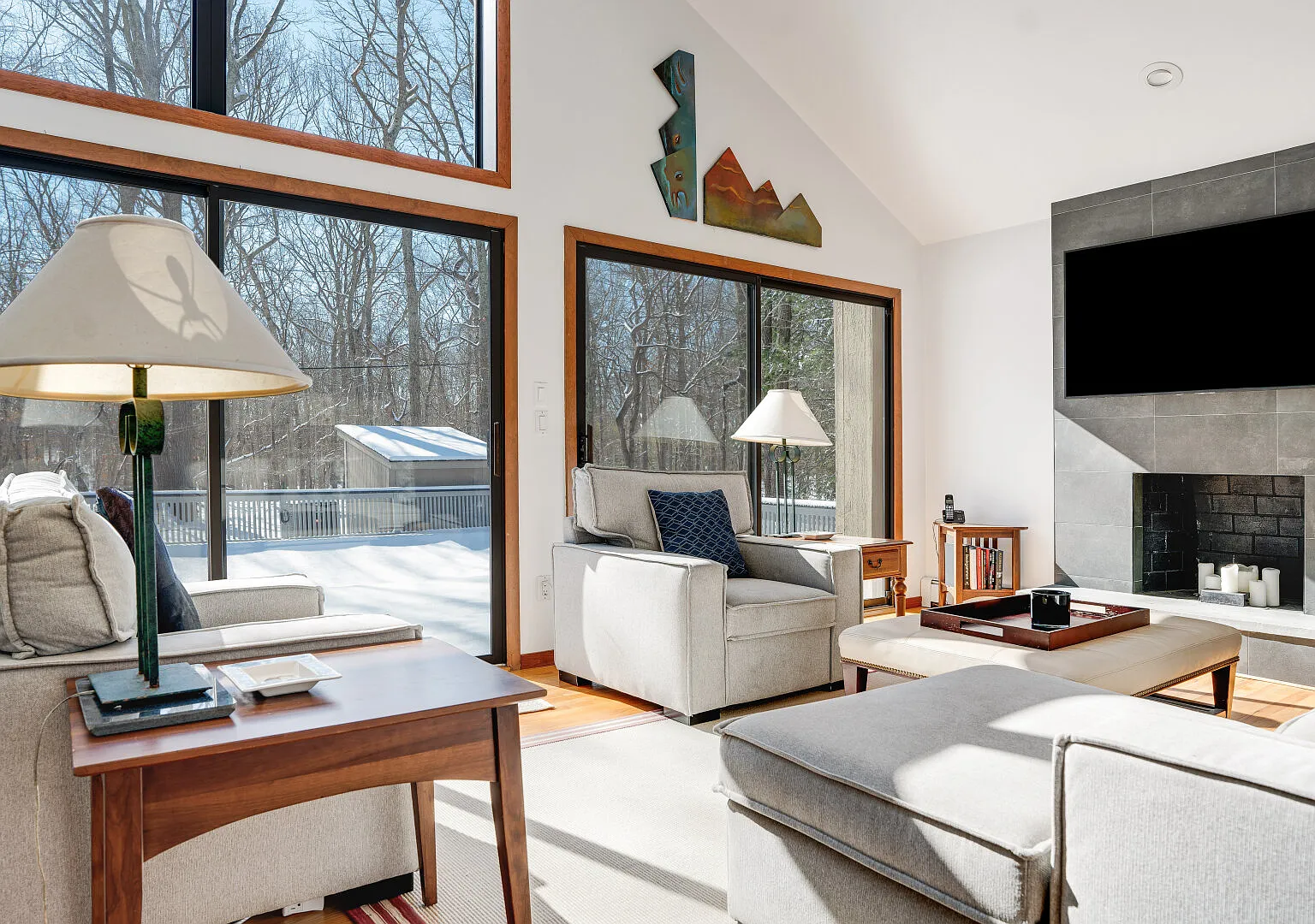 Newly Renovated East Hampton Home with Private Heated Pool — Photo 4