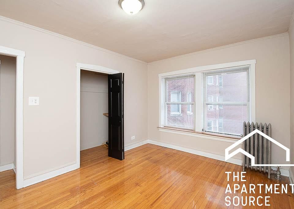 1st image of 4029 W Melrose St APT 2E