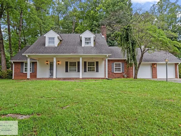 211 Mowbray Arch, Danville, VA 24541