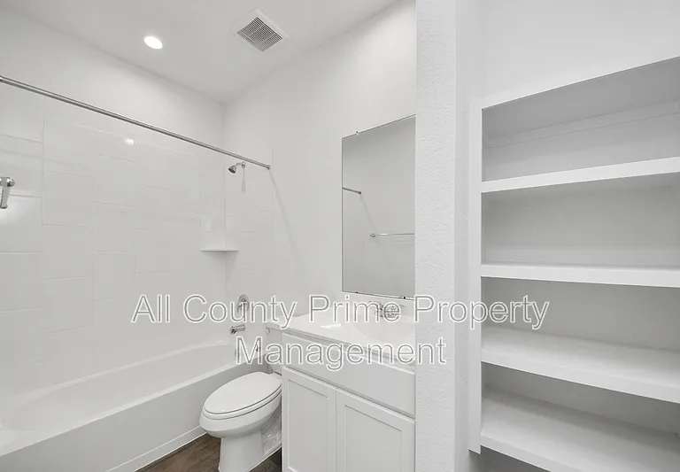 31303 Heddington Ln — Photo 18