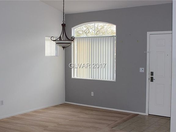 3rd image of 3810 W El Campo Grande Ave