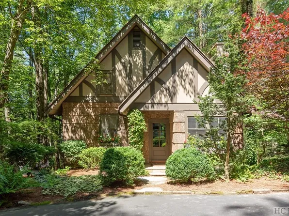 27 Wicket Way, Cashiers, NC 28717