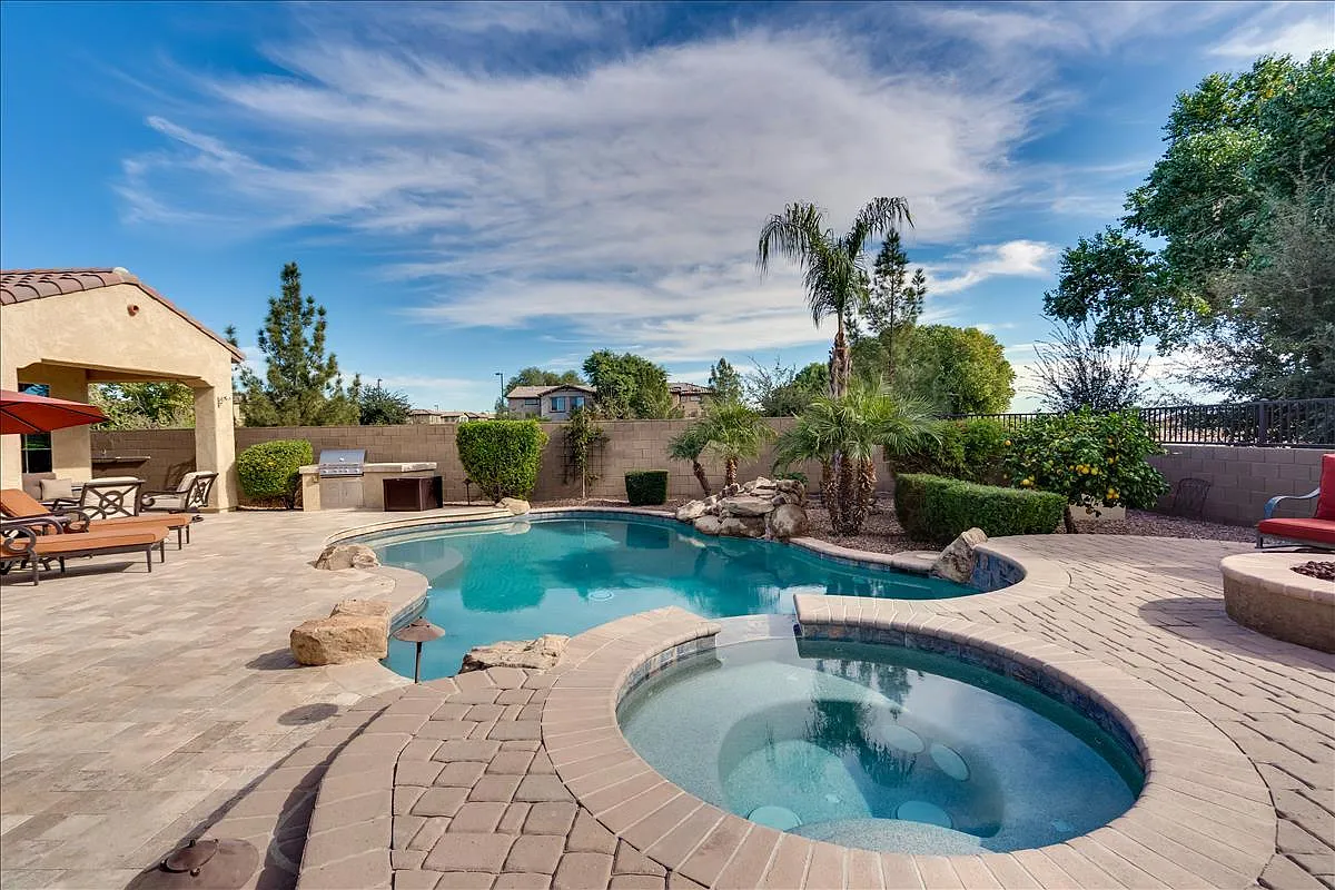 3355 E Indigo St — Photo 3
