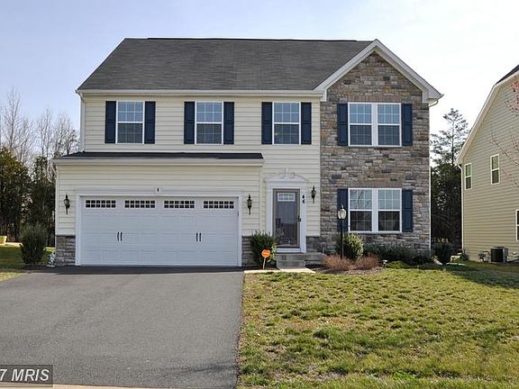 3rd image of 46 Cool Brook Ln
