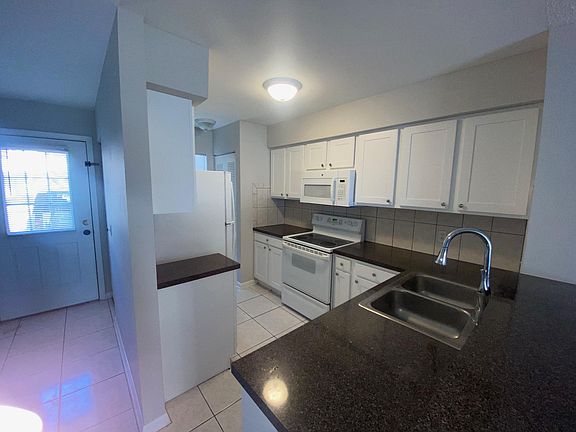 4th image of 3336 W Wyoming Cir