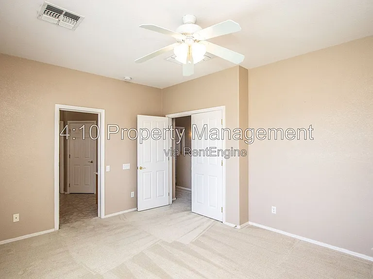 951 E Bellerive Pl — Photo 15