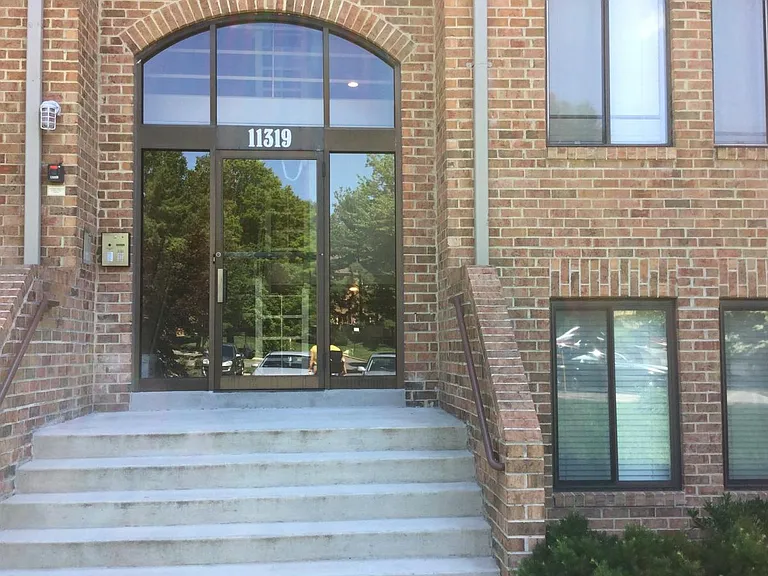 11319 Commonwealth Dr #104 — Photo 16