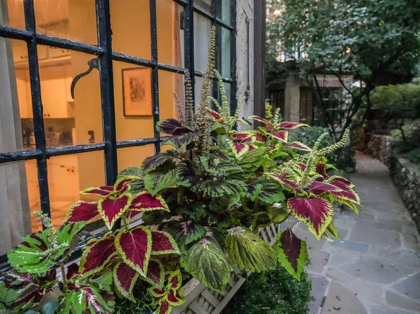 2501 Palisade Avenue image 22 of 25