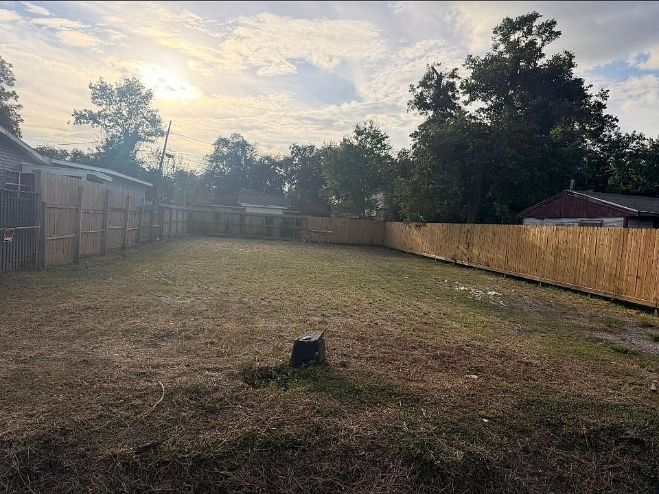 2nd image of 4305 Castor St Lot 7