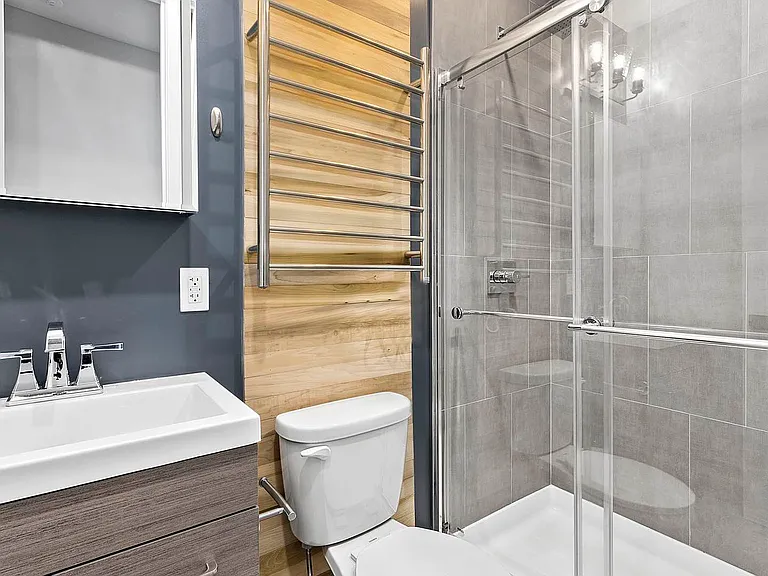 1820 Woodbine St #1L — Photo 6