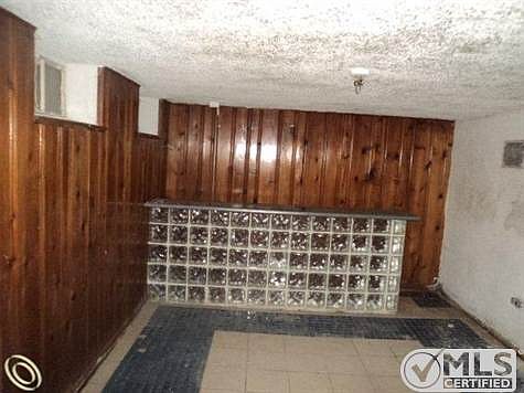 261-890856 basement.JPG