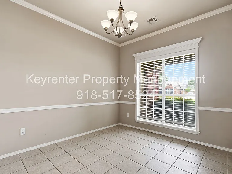 11906 S Juniper Ct — Photo 4