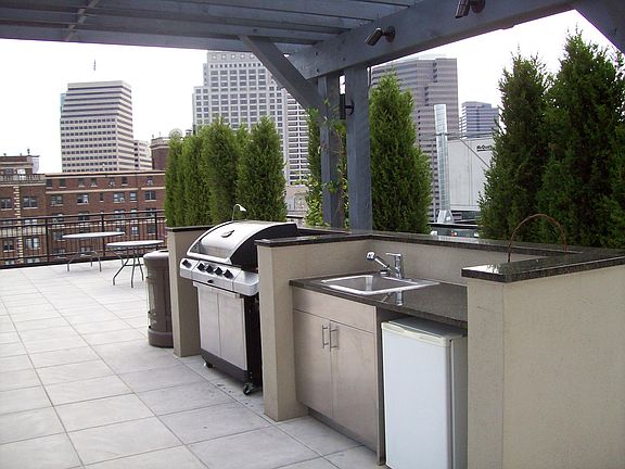3rd image of 400 Pike St Unit P18