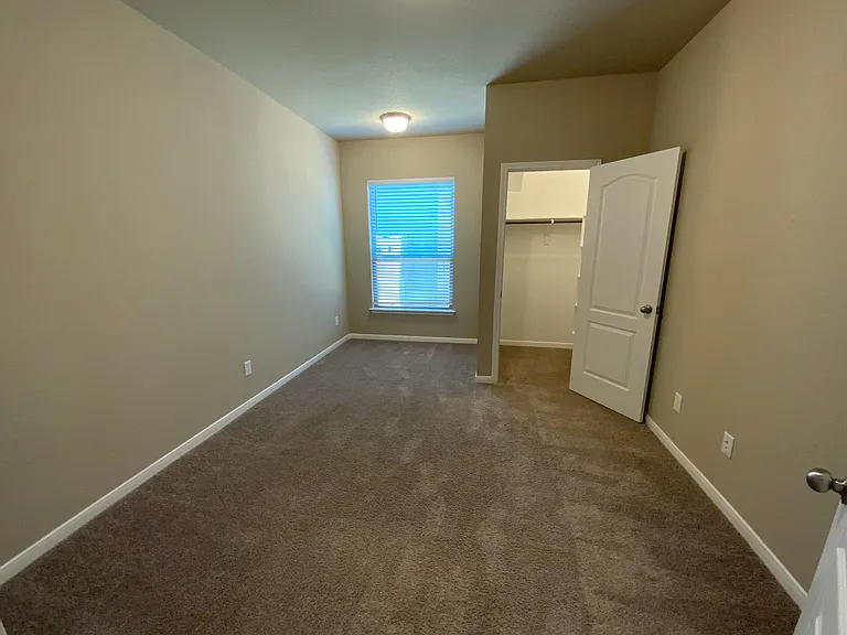 822 Wyndcrest Dr — Photo 15
