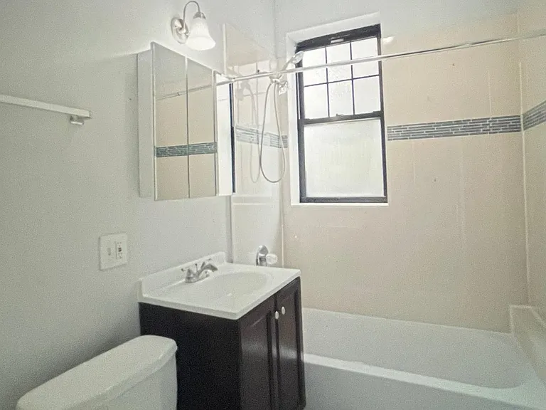 7700 N Marshfield Ave #2 — Photo 6