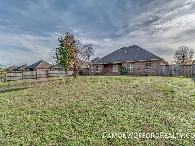 119 Kenzie Dr — Photo 5
