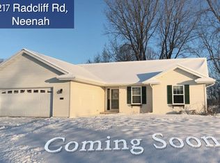 1217 Radcliff Rd, Neenah, WI 54956