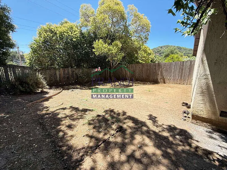 1591 Merritt Dr — Photo 14