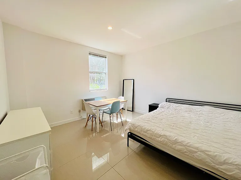 924 Marseille Dr #1 — Photo 12