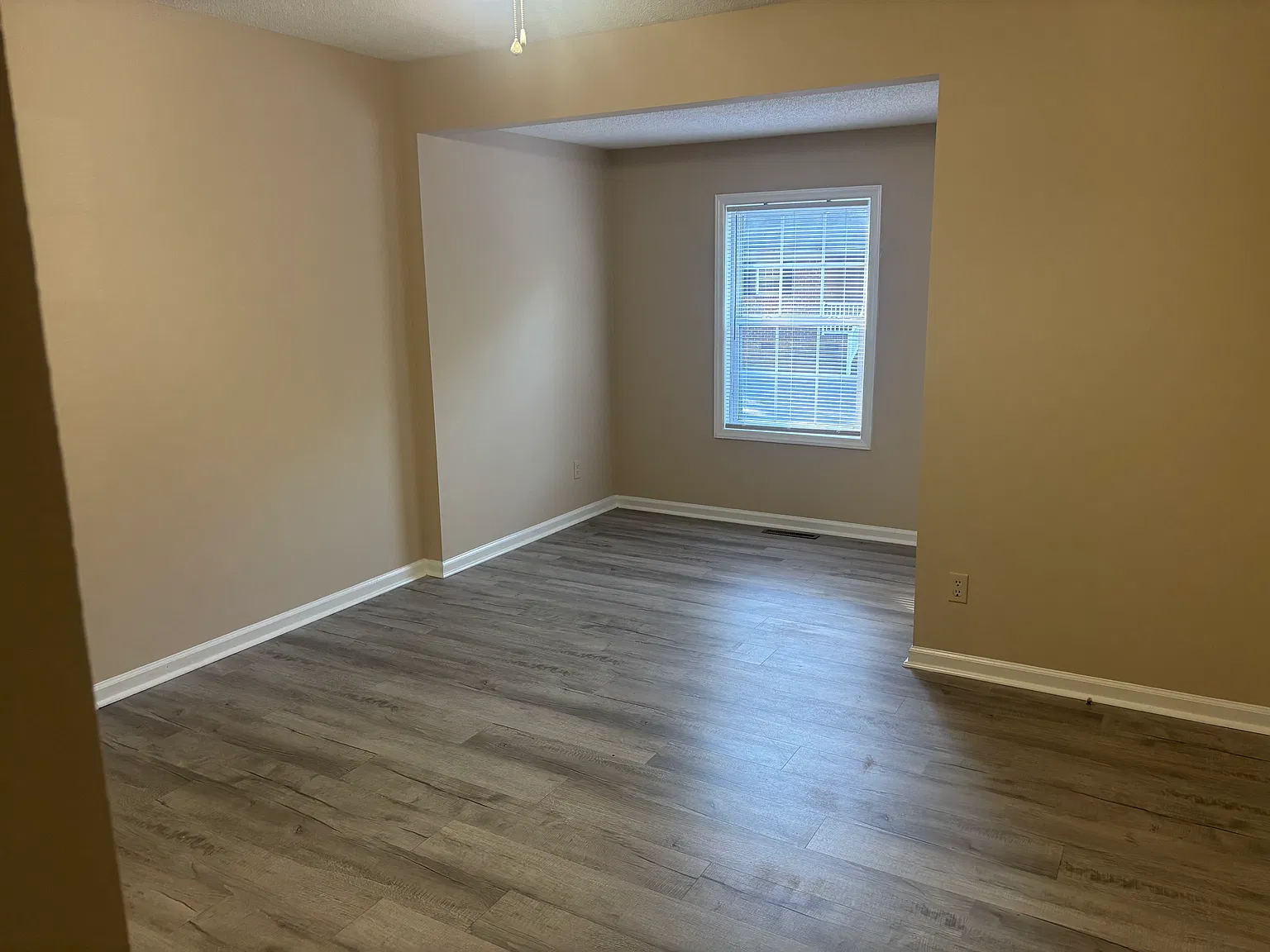 2 bed, $995 — Photo 3