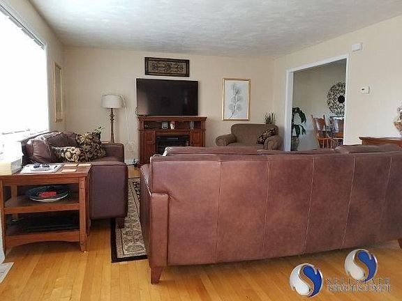 705 S 3rd Ceresco, NE 68017