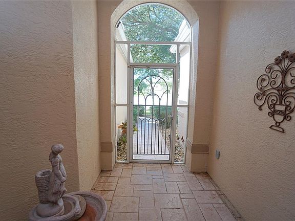 4th image of 10499 PRINCESS COURT