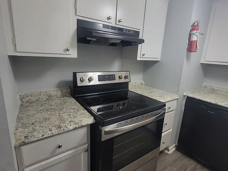 225 W McDowell Rd — Photo 24