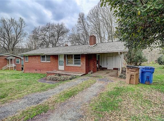 2nd image of 1640 Lincoln Dr