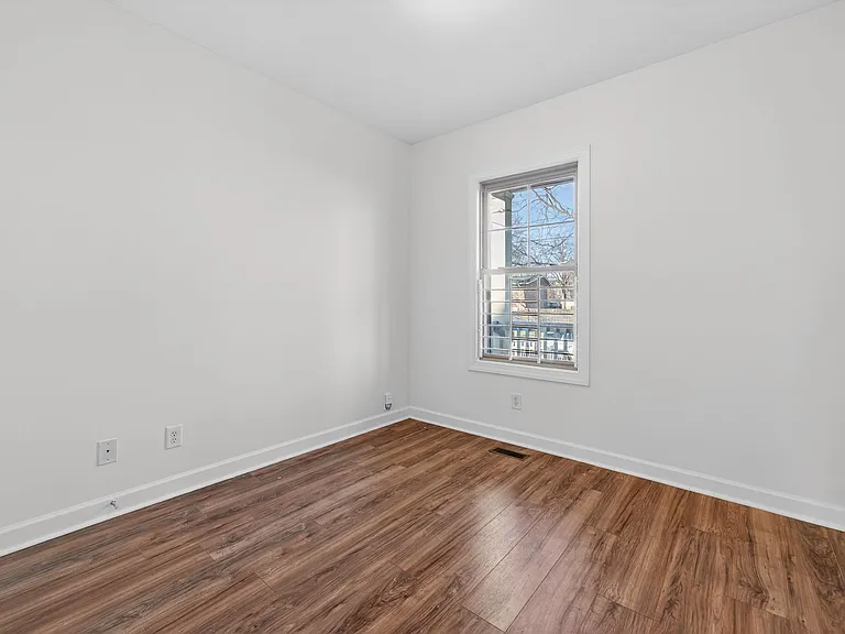 1103 Summit Ave — Photo 11