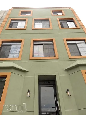 Rented by Rennit Inc. | media 70