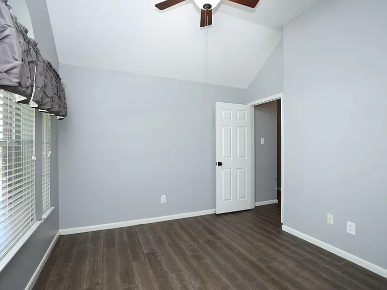 11110 Fall Point Dr — Photo 20