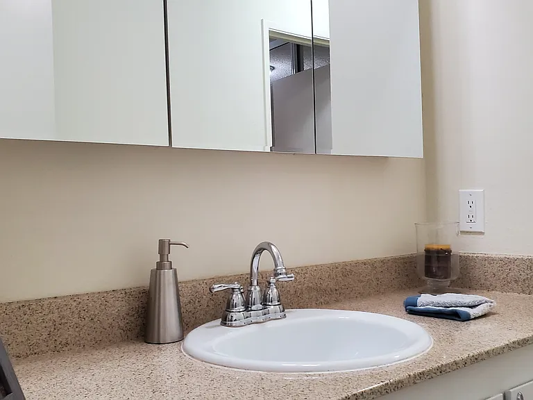 Live Oak Apartments — Photo 136