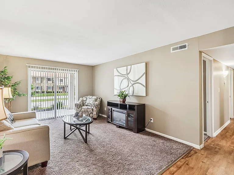 25-web-or-mls-353 Andover Dr Unit 1K-S1007-004