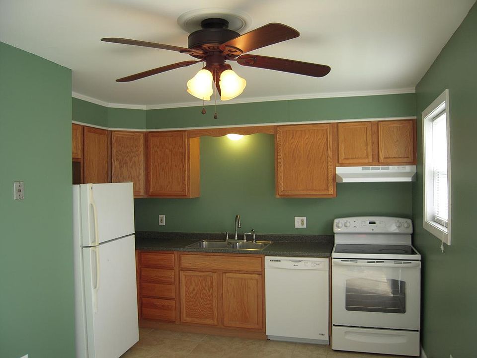 2nd image of 44 Canterbury Rd #44
