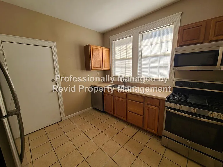 1353 Vance Ave — Photo 24